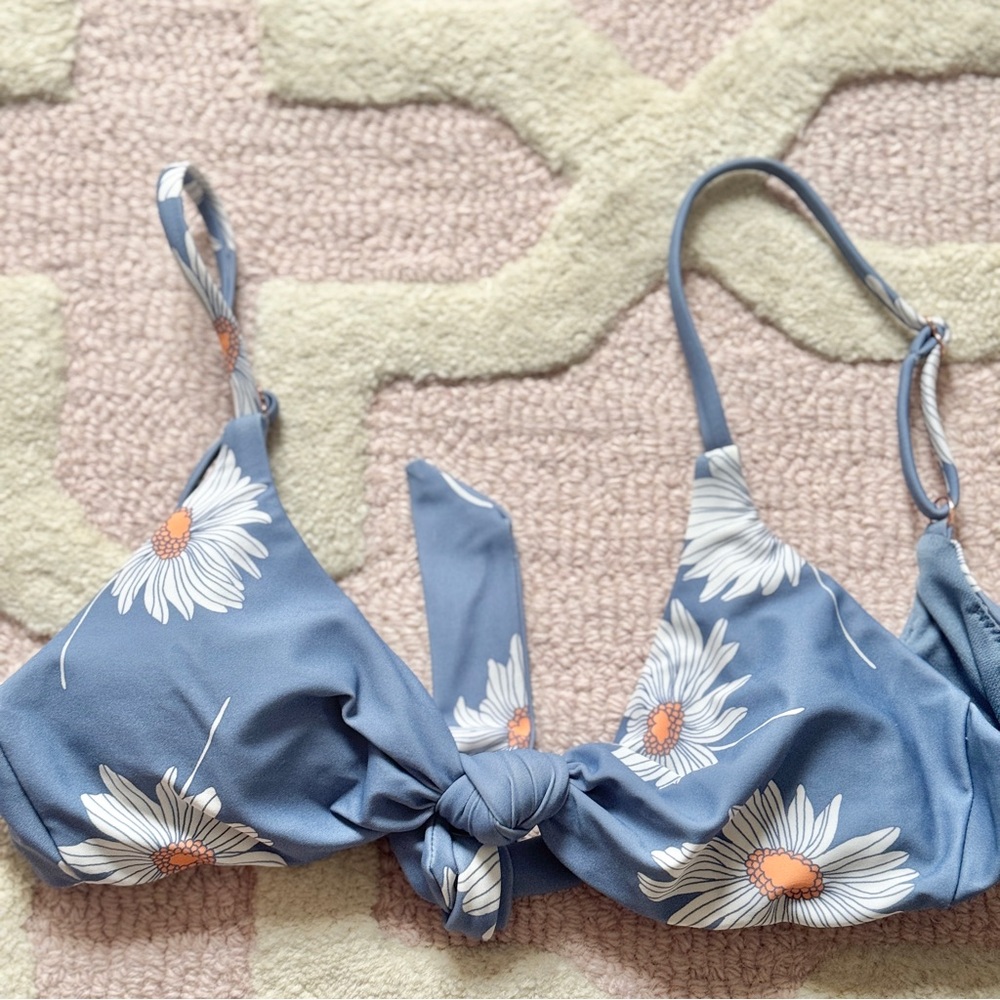 RAISINS | BLUE FLORAL DAISY TWIST KNOT BIKINI ADJUSTABLE TIE TOP SIZE MEDIUM